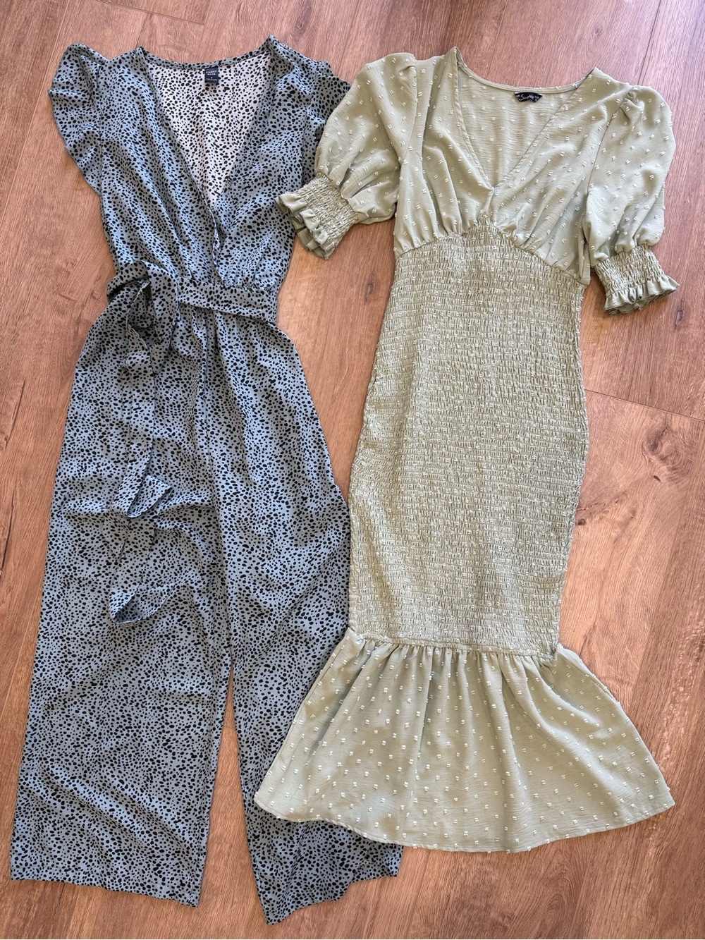 Green Smocked Midi Dress with Puff Sleeves - Brand Unspecified